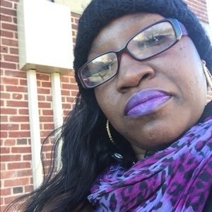 Meet your Posher, Nimoyia